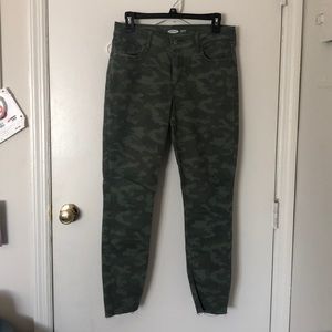 Old Navy Rockstar super skinny camo pants